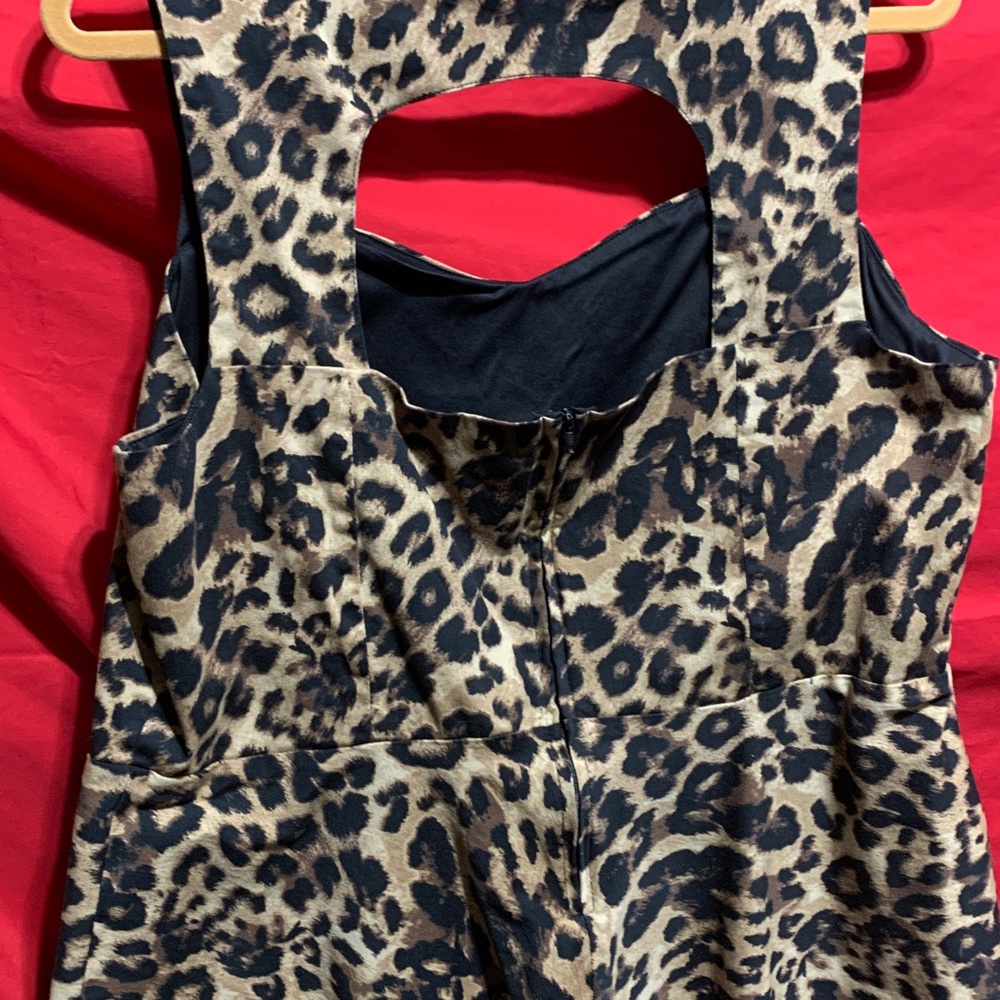 #288 size 2 Torrid Leopard Print Tank Top w/ zippered back - Picture 3 of 4